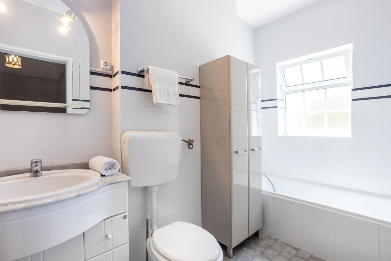 Newly Renovated 2 Bedroom Townhouse - Close To Salema Beach Екстериор снимка