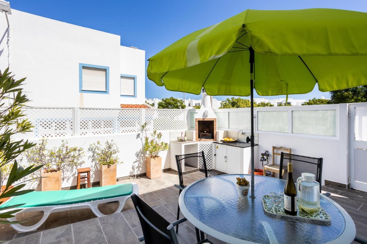 Newly Renovated 2 Bedroom Townhouse - Close To Salema Beach Екстериор снимка